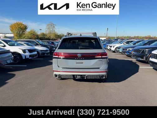 2024 Volkswagen Atlas 2.0T Peak Edition SE w/Technology