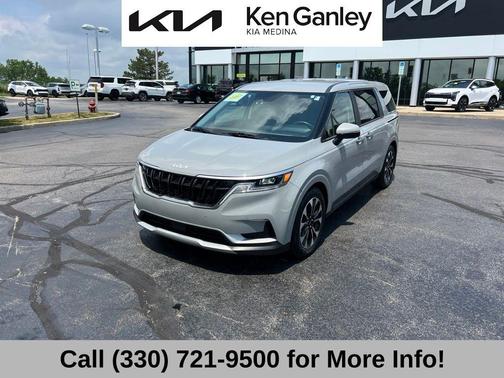 Snow White Pearl 2024 Kia Carnival EX