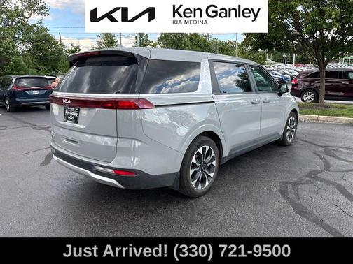 Snow White Pearl 2024 Kia Carnival EX