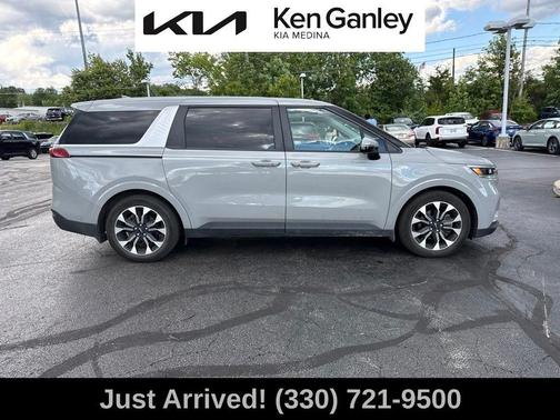 Snow White Pearl 2024 Kia Carnival EX