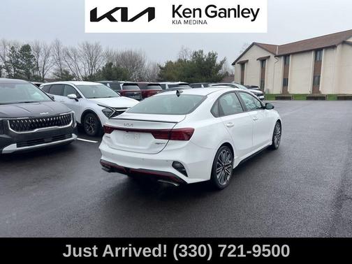 Snow White Pearl 2023 Kia Forte GT