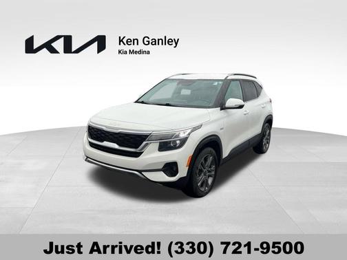 Snow White Pearl 2023 Kia Seltos S