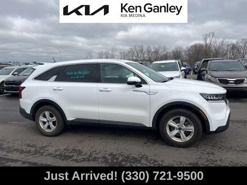 Glacial White Pearl 2023 Kia Sorento LX