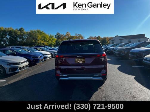 2023 Kia Carnival LX