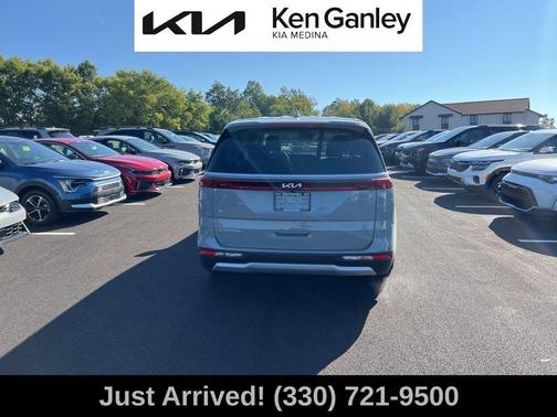 2024 Kia Carnival EX