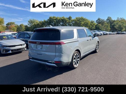 2024 Kia Carnival EX