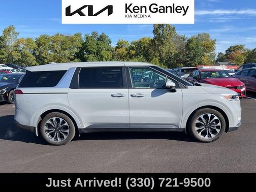 2024 Kia Carnival EX
