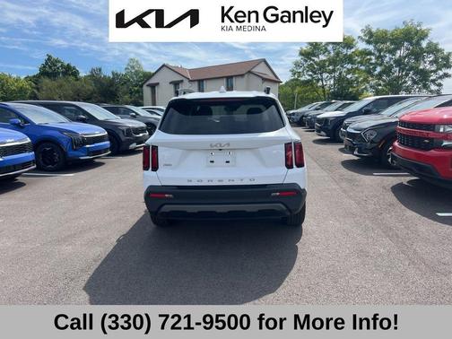 Glacial White Pearl 2022 Kia Sorento S