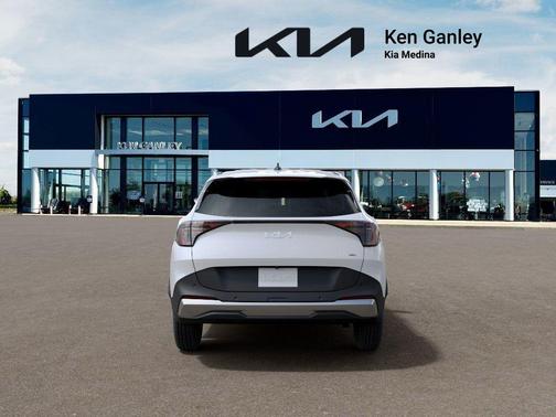 Snow White Pearl 2026 Kia Sportage Hybrid LX