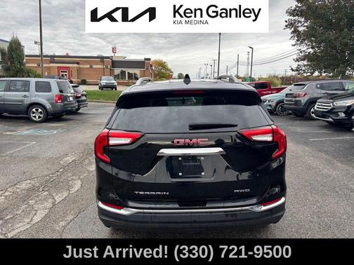 2023 GMC Terrain SLT