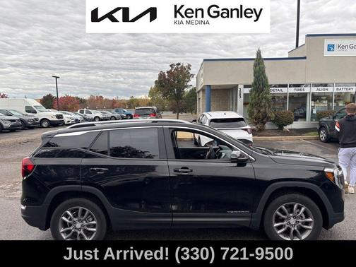 2023 GMC Terrain SLT