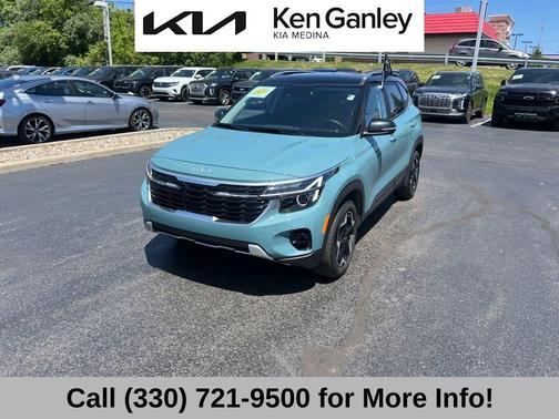 Blue / Black 2025 Kia Seltos S