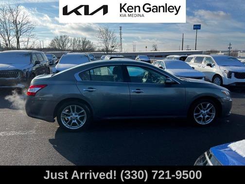 2010 Nissan Maxima SV