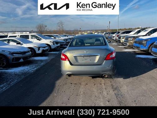 2010 Nissan Maxima SV