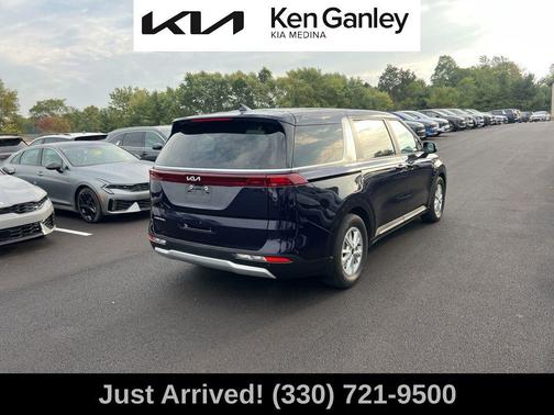 2024 Kia Carnival LX