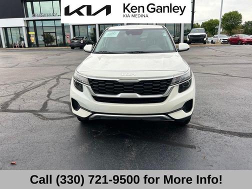 Snow White Pearl 2023 Kia Seltos LX