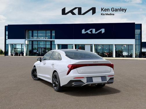 Snow White Pearl 2026 Kia K5 GT-Line