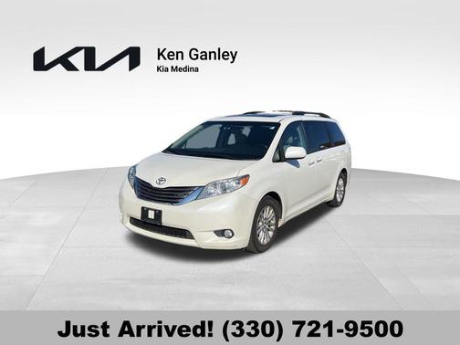 2017 Toyota Sienna XLE