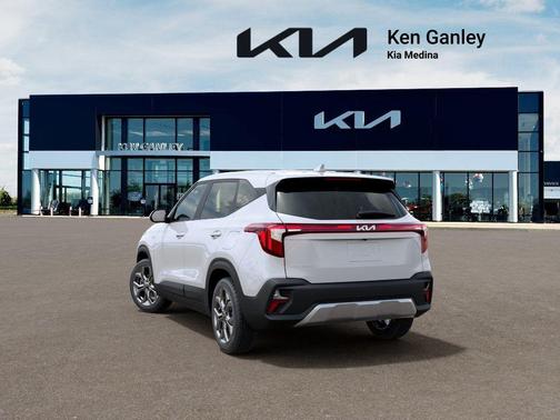 Snow White Pearl 2026 Kia Seltos LX