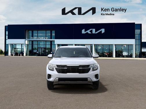 Snow White Pearl 2026 Kia Seltos LX