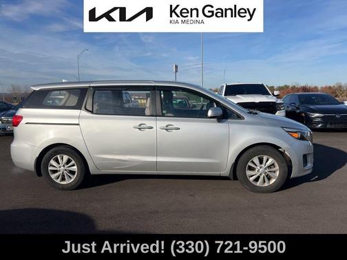 2017 Kia Sedona L