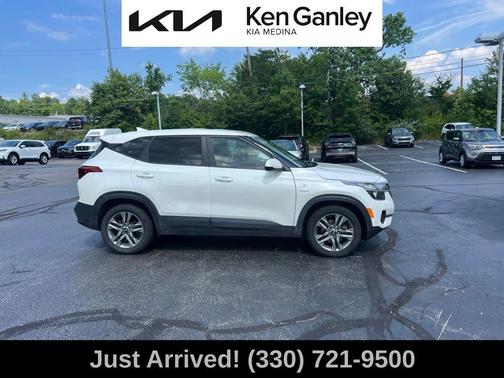 Snow White Pearl 2021 Kia Seltos LX