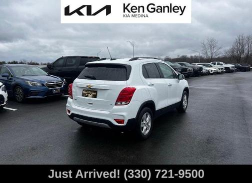 Summit White 2019 Chevrolet Trax LT