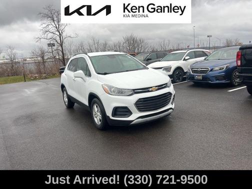 Summit White 2019 Chevrolet Trax LT