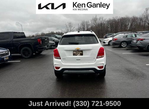 Summit White 2019 Chevrolet Trax LT
