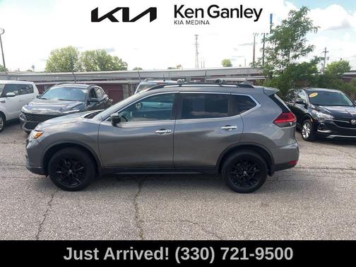 2017 Nissan Rogue SV