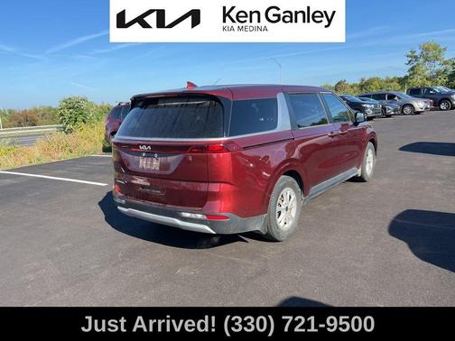 2024 Kia Carnival LX