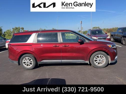 2024 Kia Carnival LX