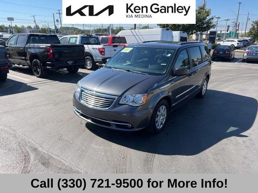 2016 Chrysler Town & Country Touring