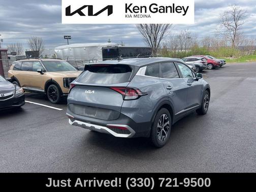 Everlasting Silver 2024 Kia Sportage EX