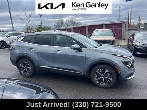 Everlasting Silver 2024 Kia Sportage EX