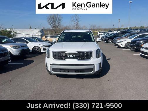 Glacial White Pearl 2023 Kia Telluride EX