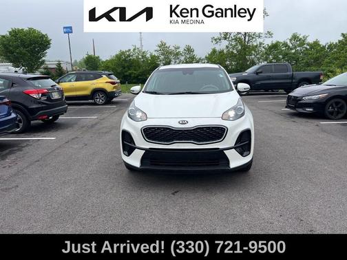Snow White Pearl 2022 Kia Sportage LX