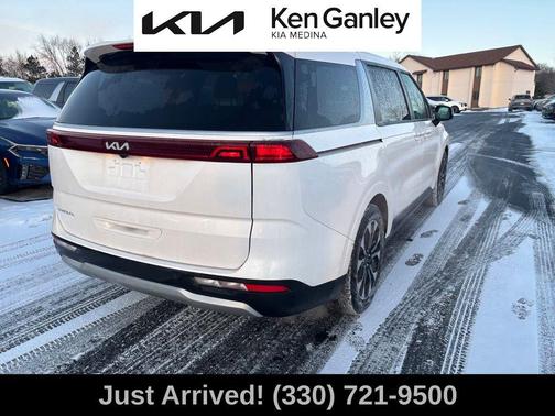 2024 Kia Carnival EX