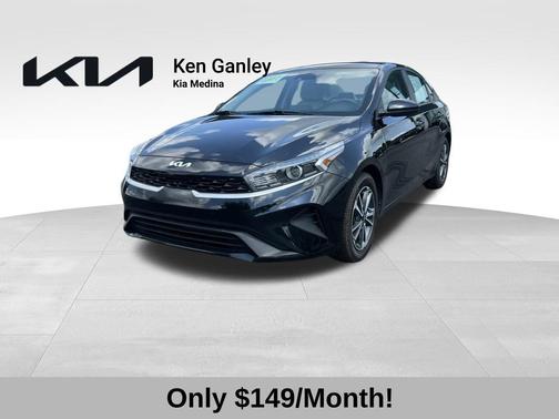 Aurora Black 2022 Kia Forte LXS
