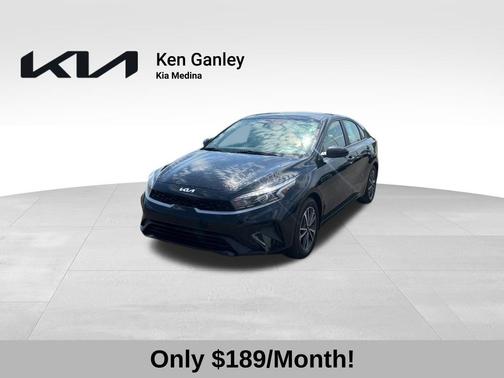 Aurora Black 2022 Kia Forte LXS