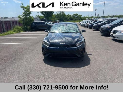 Aurora Black 2022 Kia Forte LXS