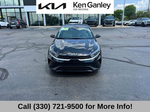 Aurora Black 2022 Kia Forte LXS