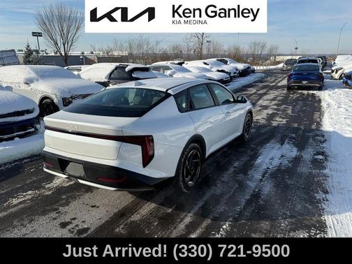 2025 Kia K4 EX