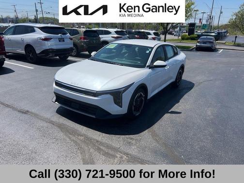 Snow White Pearl 2025 Kia K4 EX