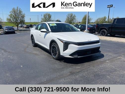 Snow White Pearl 2025 Kia K4 EX