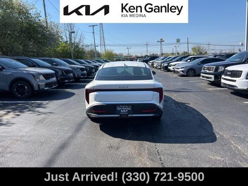 Snow White Pearl 2025 Kia K4 EX