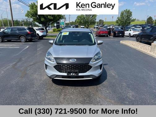 Ingot Silver Metallic 2020 Ford Escape SE
