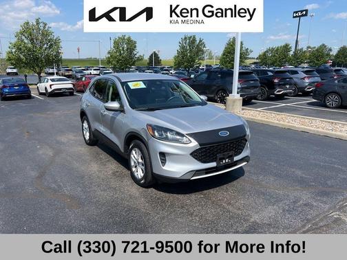 Ingot Silver Metallic 2020 Ford Escape SE