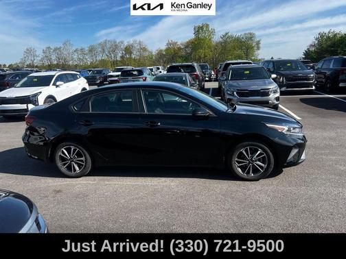 Aurora Black 2023 Kia Forte LXS
