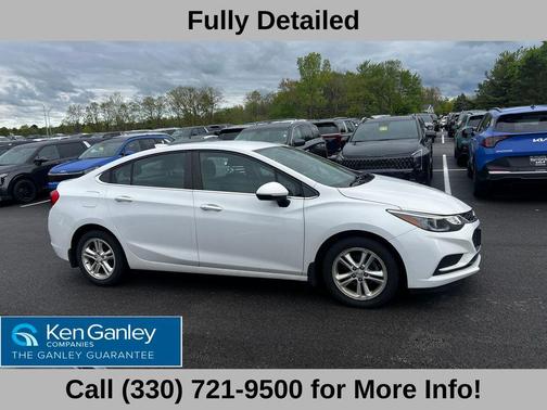 Summit White 2017 Chevrolet Cruze LT